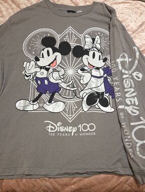 Disney Gray Long-Sleeve Mickey & Minnie 100 Years Graphic Tee